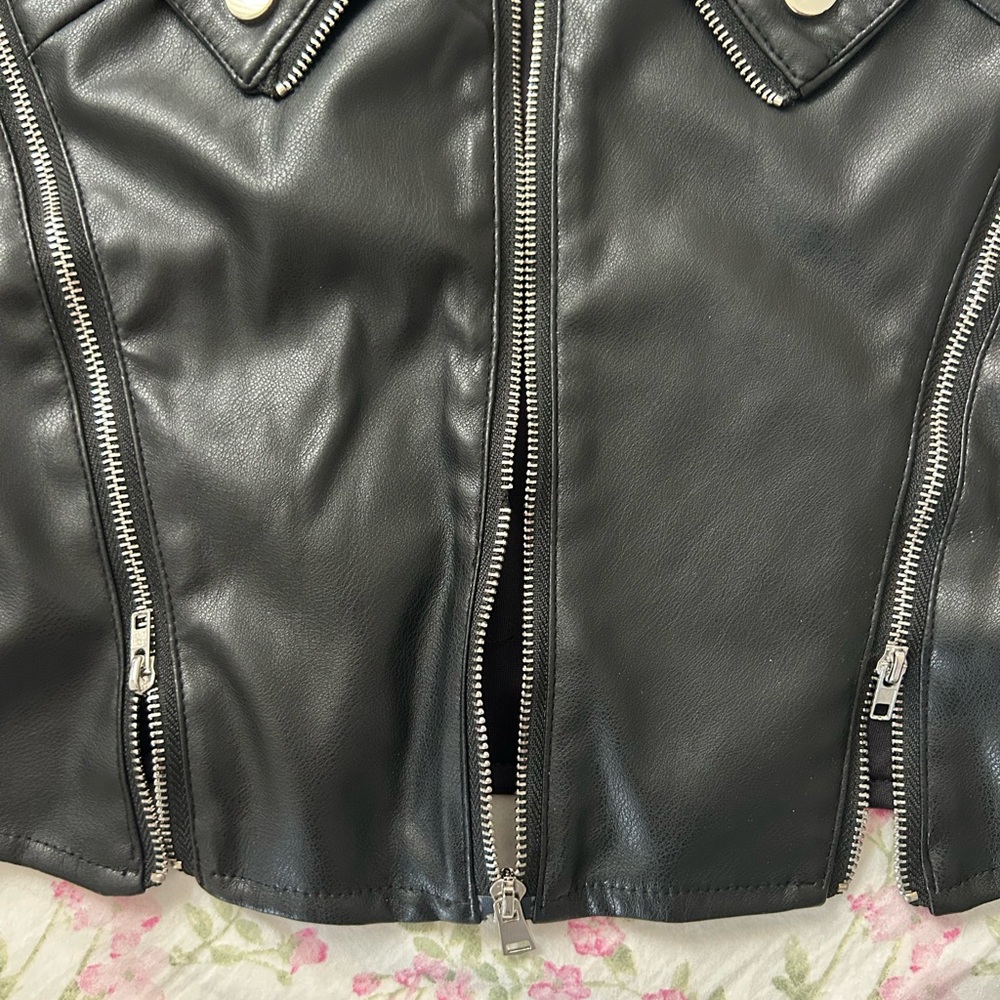 Edikted Black Faux Leather Corset top - Picture 3 of 8